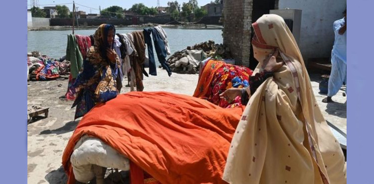 سیلاب بھی سیاست کی نذر ہوگیا، متاثرین کو ریلیف کے دعوے دھرے رہ گئے