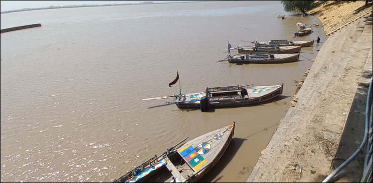دریائے سندھ کے کنارے قائم آبادیوں کے ماہی گیروں پر قدرت مہربان