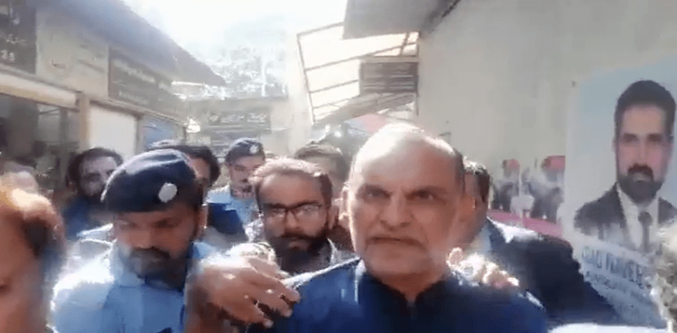 عدالت نے اعظم سواتی کو 14 روز کے جوڈیشل ریمانڈ پر جیل بھیج دیا