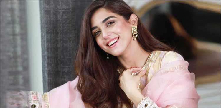 مایا علی کا سامنا معروف کرکٹر کے ہمشکل سے ہوگیا، پھر کیا ہوا؟