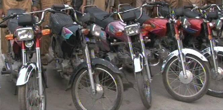 کراچی سے چوری کی گئی موٹر سائیکلیں جعلی کاغذات پر بلوچستان اور کے پی میں بیچنے کا انکشاف