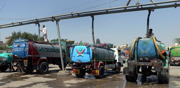 واٹر ٹینکر نے گلشن اقبال میں ایک اور موٹر سائیکل سوار کی جان لے لی