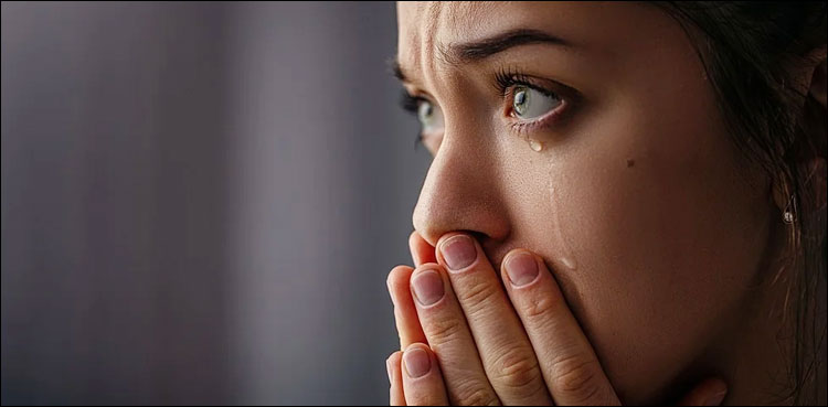 سائنس نے رونے کے فوائد بھی ثابت کردیے