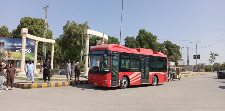 حیدرآباد میں پیپلز بس سروس کا باقاعدہ آغاز کب ہوگا؟ شرجیل میمن نے بتا دیا