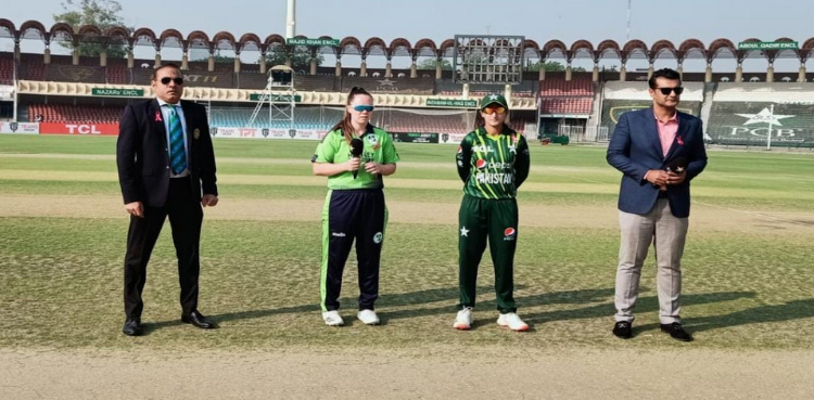 پاک آئرلینڈ ویمن ون ڈے سیریز کا فیصلہ کن میچ آج کھیلا جائے گا