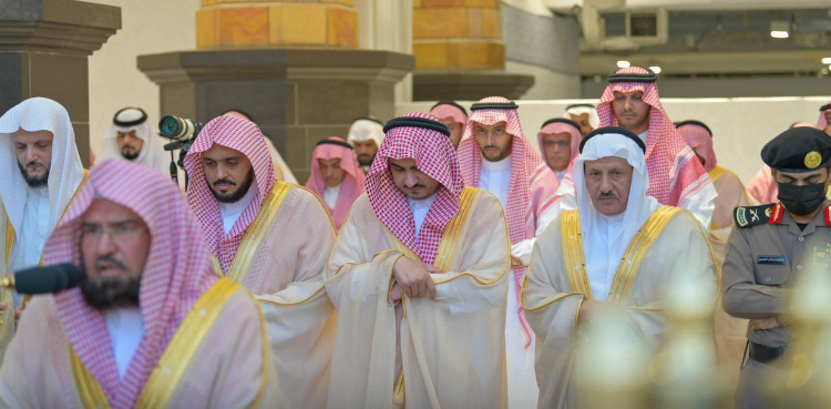 باران رحمت کیلئے حرمین شریفین میں نماز استسقا کی ادائیگی