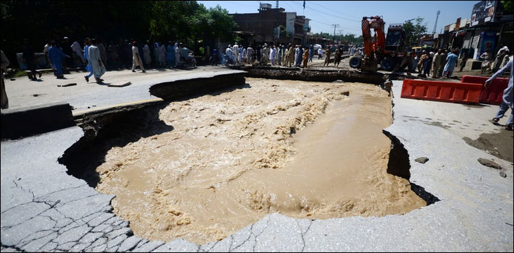 سیلاب میں ٹوٹ پھوٹ جانے والی سڑکوں کی تعمیر نو کے لیے منصوبہ بندی