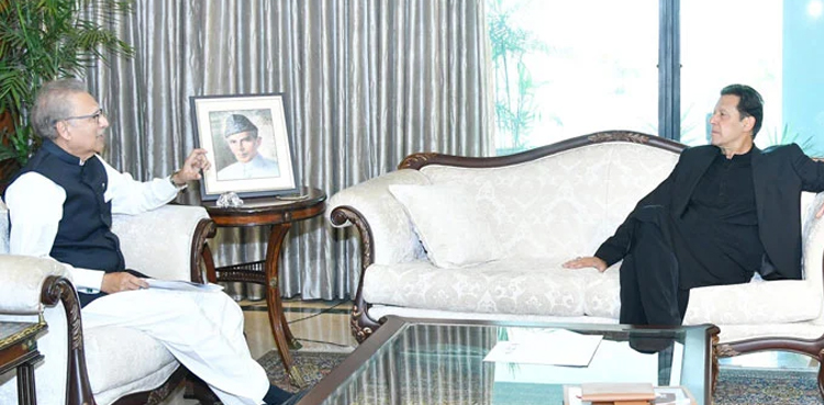 آرمی چیف کی تعیناتی سے متعلق مشاورت: صدر مملکت  کی آج عمران خان سے اہم ملاقات کا امکان