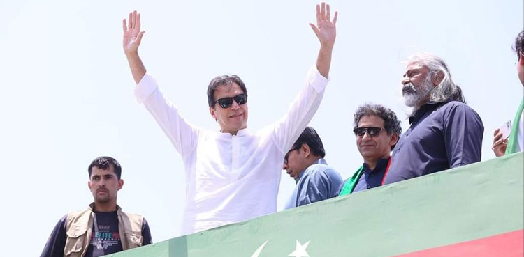 حقیقی آزادی لانگ مارچ: عمران خان کا کنٹینر روات پہنچا دیا گیا