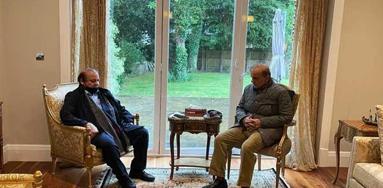 ‘آرمی چیف کی تعیناتی پر لندن میں استخارہ نکلوایا جا رہا ہے’