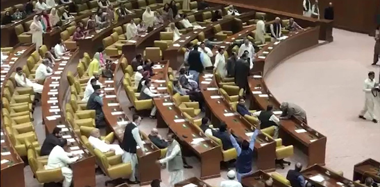 اسپیکر نے پنجاب اسمبلی کا اجلاس جمعہ تک ملتوی کردیا