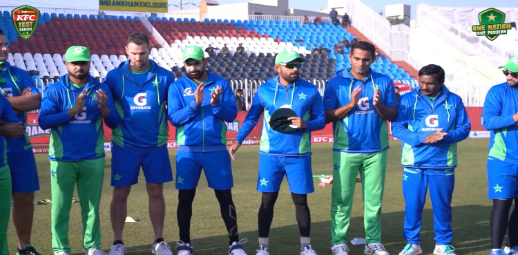 انگلینڈ کیخلاف پاکستان کی 11 رکنی ٹیسٹ اسکواڈ، چار پلیئرز ڈیبیو کریں گے