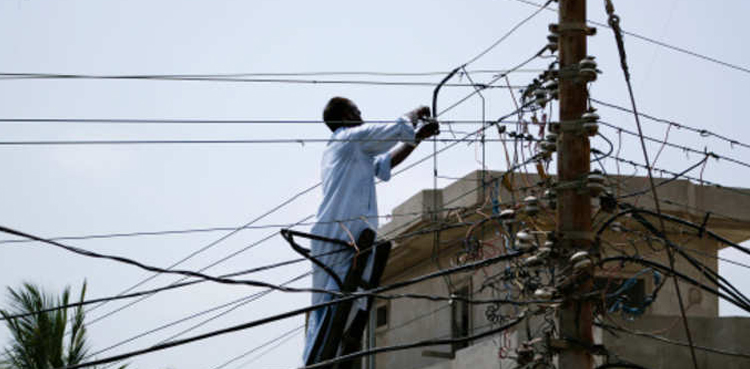 کنڈے لگا کر چوری کی بجلی استعمال کرنے والے ہوجائیں ہوشیار!