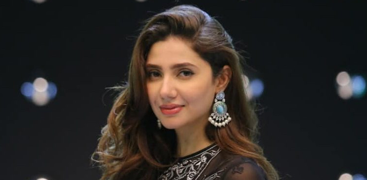 اسرائیلی مظالم کی مذمت نہ کرنے پر ماہرہ خان تنقید کی زد میں آ گئیں