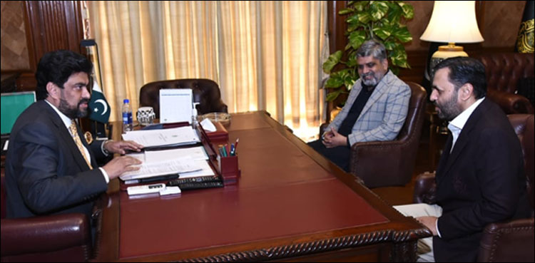 کراچی کی سیاست میں تبدیلی کے آثار، مصطفیٰ کمال گورنر ہاؤس پہنچ گئے