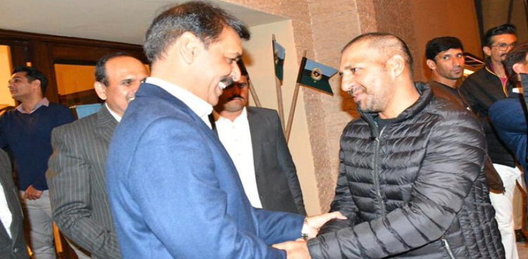 کوئٹہ گلیڈی ایٹرز کے کپتان کی لیفٹیننٹ جنرل آصف غفور سے ملاقات