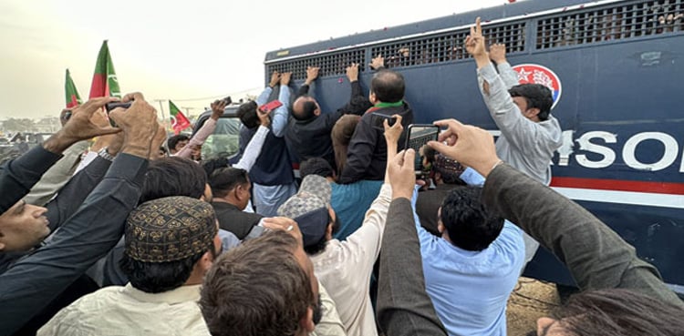 جیل بھرو تحریک کا چھٹا روز، رہنماؤں کیخلاف مزید مقدمات درج