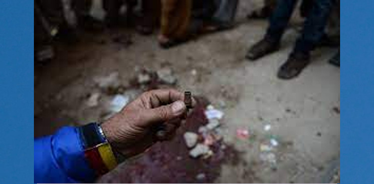 موٹر سائیکل نہ روکنے پر ڈاکوؤں کی فائرنگ، خاتون جاں بحق