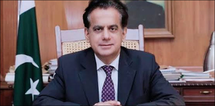 سابق کمشنر کراچی افتخار شلوانی کو جناح انٹرنیشنل ایئرپورٹ پر آف لوڈ کر دیا گیا