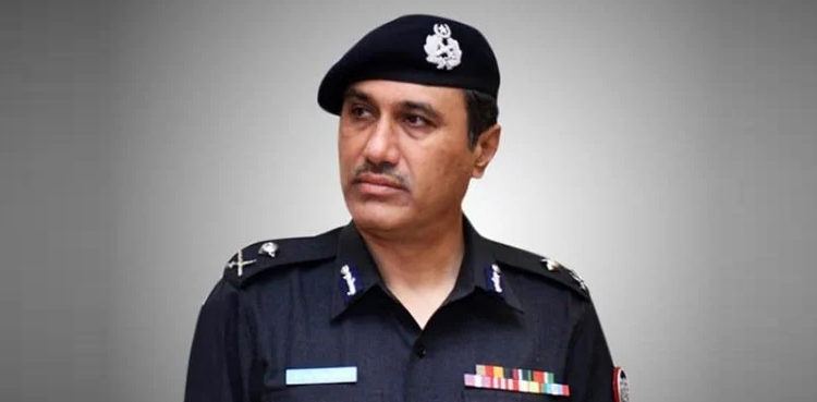 آئی جی سندھ کی بڑی کارروائی ، کراچی اور حیدرآباد کے 41 افسران و اہلکاروں  معطل