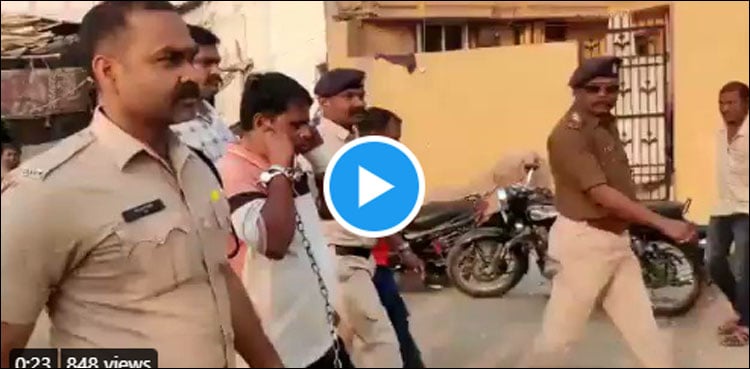 بھارت: لڑکی کو چھرا گھونپ کر بالوں سے گھسیٹنے کی ویڈیو وائرل