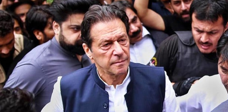 عمران خان کے وارنٹ منسوخی کی درخواست پر فیصلہ سنادیا گیا