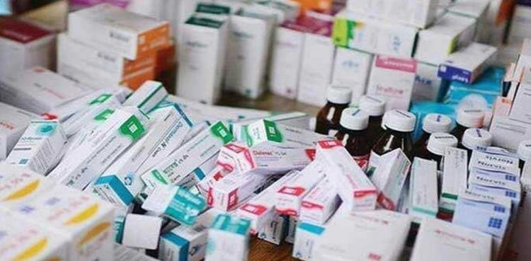 ’ادویات ذخیرہ کرنے والوں‌ پر چھاپے مارے جائیں‌ گے‘