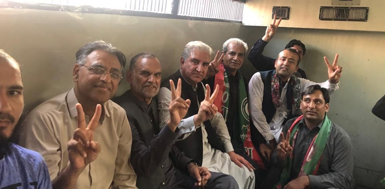جیل بھرو تحریک : پی ٹٰی آئی کے گرفتار رہنما  اور کارکنان دور دراز جیلوں میں منتقل