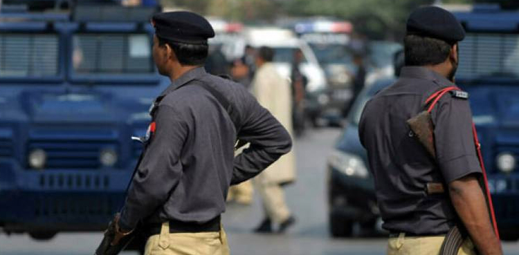 کراچی پولیس آفس حملہ: پولیس اہلکاروں کے اسمارٹ فون کے استعمال پر پابندی
