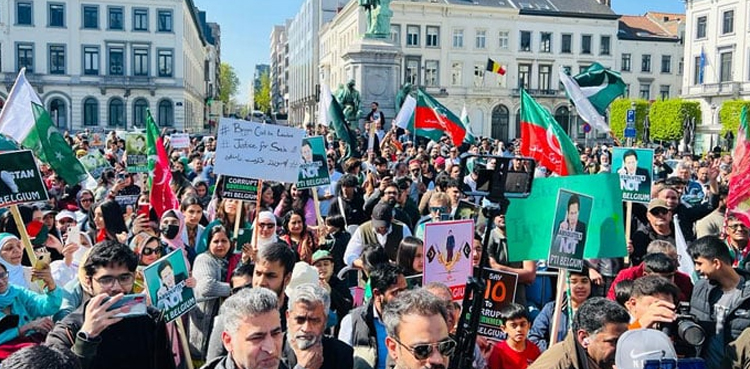 پی ٹی آئی رہنماؤں کی گرفتاریوں اور مقدمات کے خلاف امریکا میں اوورسیز پاکستانی سراپا احتجاج