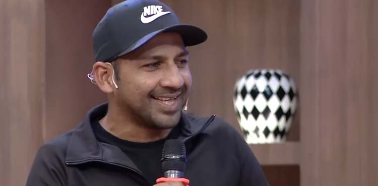 سرفراز احمد کی گنگنانے کی ویڈیو وائرل