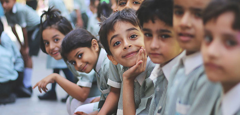 تعلیمی اداروں میں اب گرمیوں کی چھٹیاں یکم جون کے بجائے کب سے ہوں گی؟ تاریخ کا اعلان ہوگیا