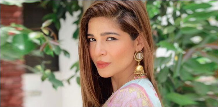 عائشہ عمر نے انڈسٹری میں نئی آنے والی لڑکیوں کو کیا مشورہ دیا؟