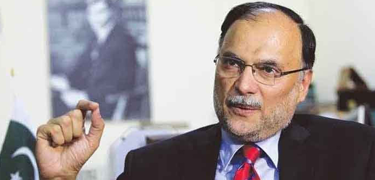 ماضی میں حکومت نے عمران خان کو پارلیمنٹ حملے پر گرفتار نہیں کرکے غلطی کی، احسن اقبال