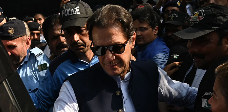 عمران خان کی 2 مقدمات میں حفاظتی ضمانت منظور، پولیس کو گرفتاری سے روک دیا
