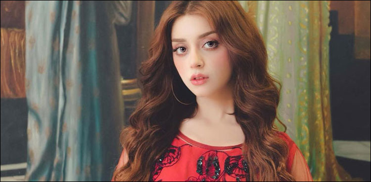 علیزے شاہ کی نئی تصاویر وائرل