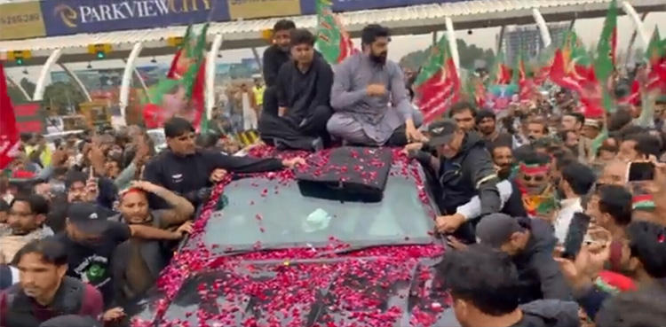 جوڈیشل کمپلیکس میں توڑ پھوڑ: پی ٹی آئی رہنماؤں کی ضمانت میں توسیع