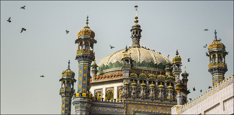 سندھ میں مزارات کی مرمت کے نام پر کروڑوں روپے کی خرد برد
