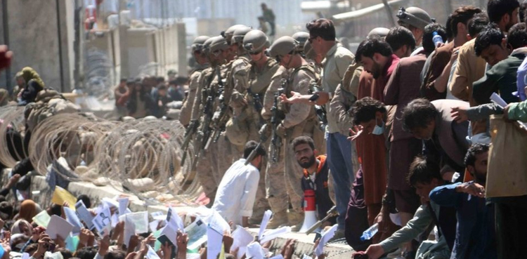 بائیڈن انتظامیہ نے افغانستان سے انخلا کے دوران افراتفری کا ذمہ دار ٹرمپ کو ٹھہرادیا