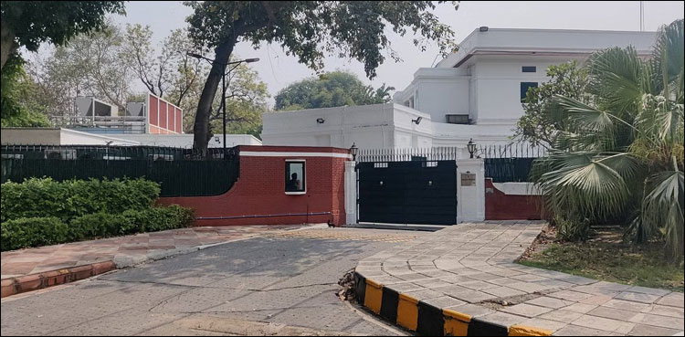 دلی حکومت نے برطانوی ہائی کمیشن کے سامنے پبلک ٹوائلٹ تعمیر کرنے کا اعلان کیوں کیا؟