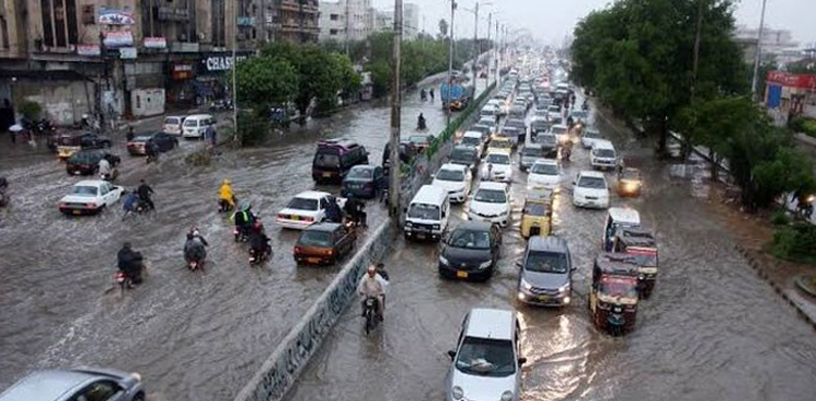 ڈی جی میٹ نے سوشل میڈیا پر کراچی میں بارش سے متعلق افواہوں کو مسترد کردیا