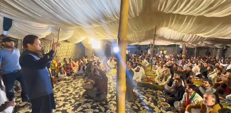 ‘پیسےکا بت بڑے بڑے انسان کو غلام بنا دیتا ہے’
