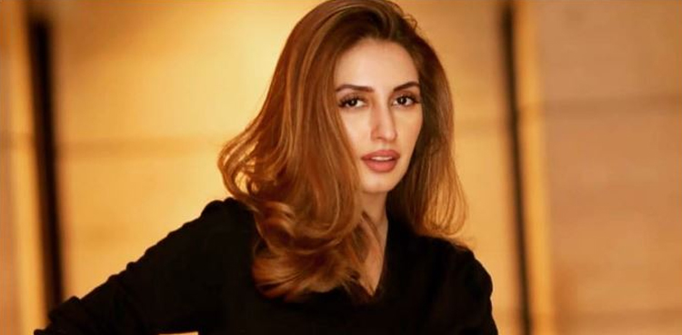 ملک چھوڑنے کا سوچ رہی ہوں، ایمان علی