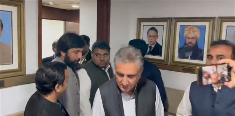 ایک ہی دن الیکشن کے لیے حکومت اور پی ٹی آئی کا امتحان، مذاکرات میں ’مناسب پیش رفت‘