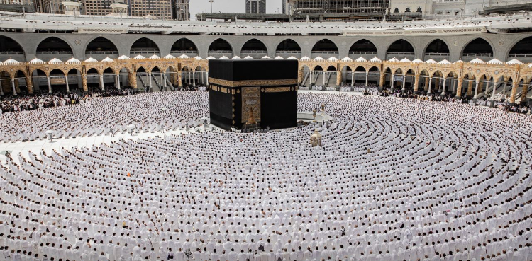 گزشتہ روز مسجد الحرام میں کتنے افراد نے نماز جمعہ ادا کی؟