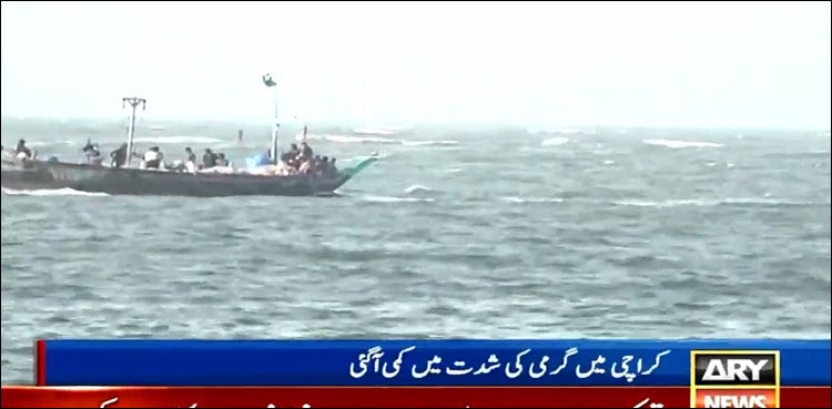 ہواؤں کی سمت تبدیل ہونے سے کراچی میں گرمی کی شدت میں کمی آ گئی