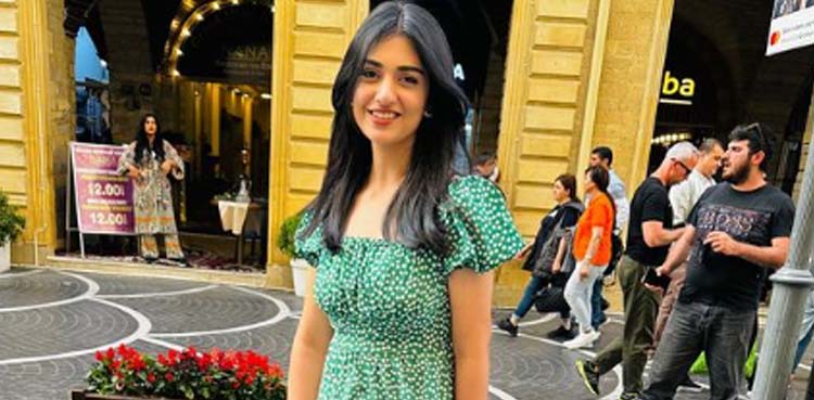 سارہ خان