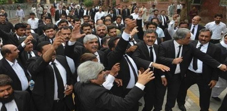 اسلام آباد بار کا عدالتی عملے اور وکلا پر تشدد کے خلاف احتجاج کا اعلان