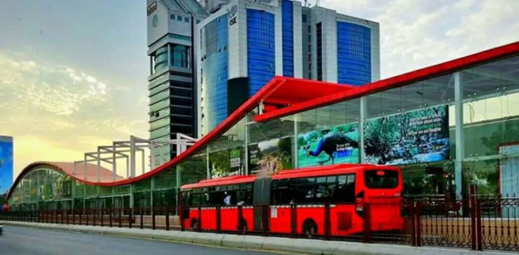 عمران خان کی گرفتاری: میٹرو بس سروس شہر بھر میں معطل