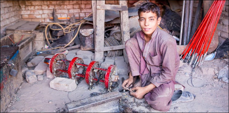 پاکستان میں بچوں کی جبری مشقت کے رجحان میں اضافہ